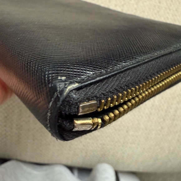 Prada Large Black Saffiano Leather Wallet - Picture 7 of 8
